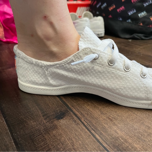 Women’s size 9 sneakers - Picture 8 of 8